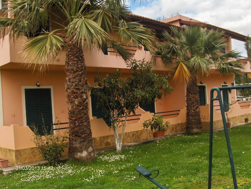 Feakes Apartments Arillas  Eksteriør billede